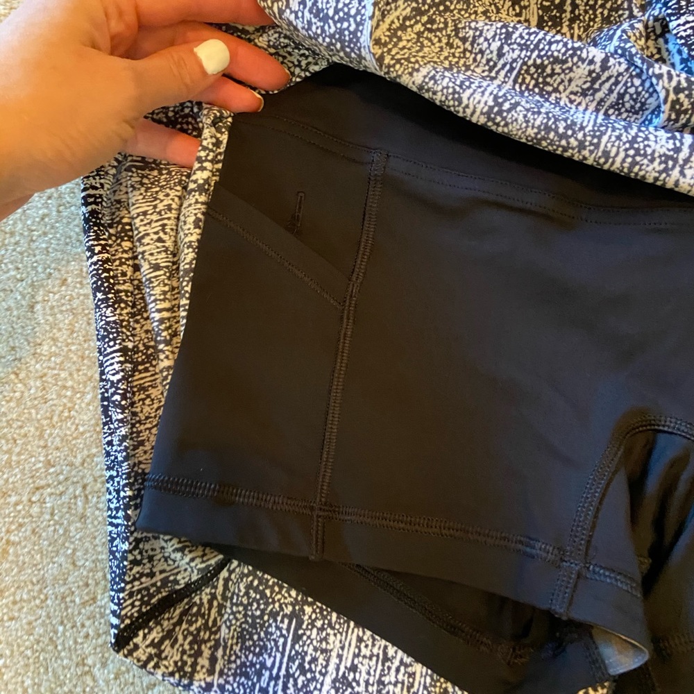Lululemon skort - Picture 5 of 5